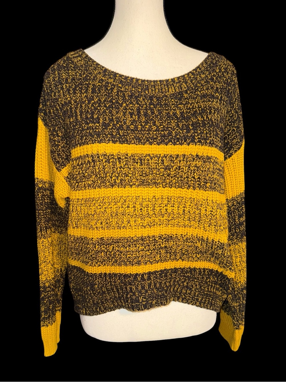 BDG Women Sweater Yellow and Black Sz Small Long Sleeve Slouchy Pullover Cropped